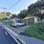 Laid-Back Lyall Self Contained Studio