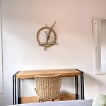 Cozy N Comfortable,5 Mins To Airport