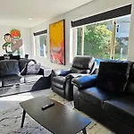Light & Airy Heart Of Central Kelburn!