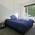 Light & Airy Heart Of Central Kelburn!