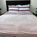 Sunny Apartment In Central Karori