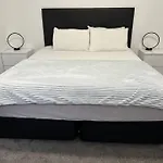 Sunny Apartment In Central Karori