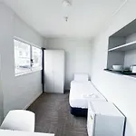 140 Ghuznee Hostel