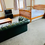 Shepherds Arms Hotel