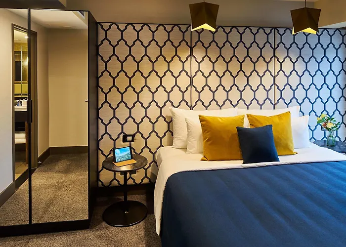 Bolton Hotel