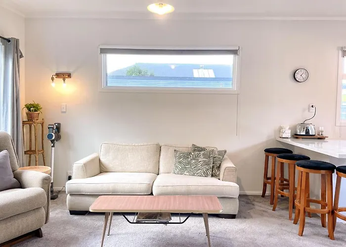 Cozy N Comfortable,5 Mins To Airport