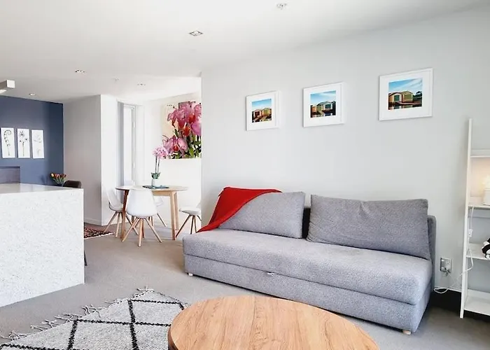 Modern City Apartment W Free Parking