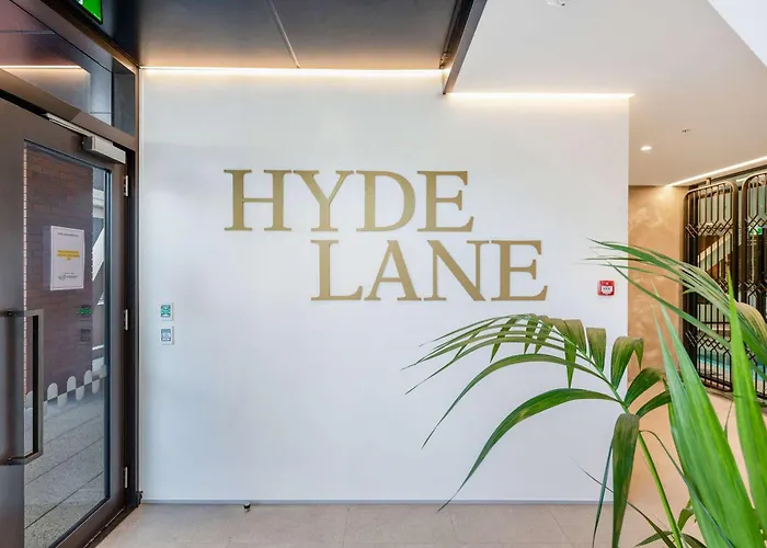 Hyde Lane Apt - Walk To Shops Cafes Attractions