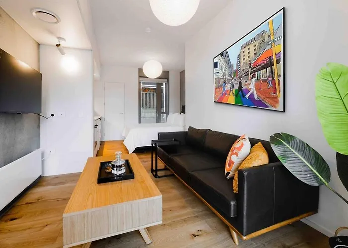 City Central Retreat - Sleek Studio Living