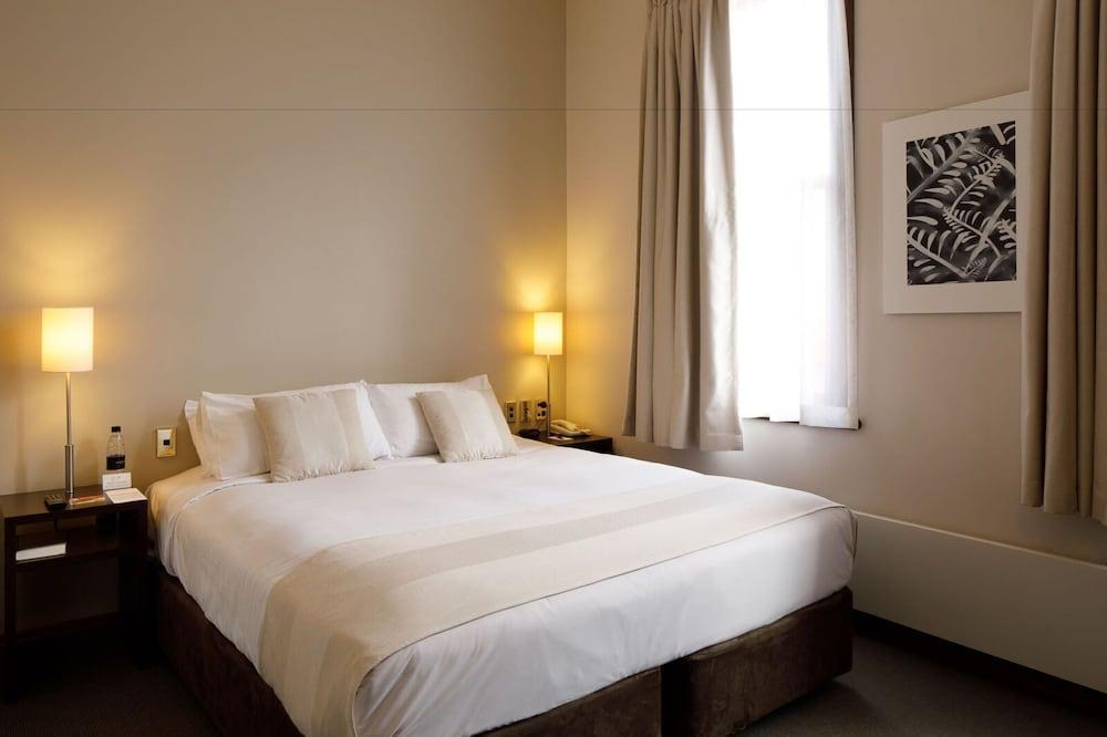Naumi 4* Wellington