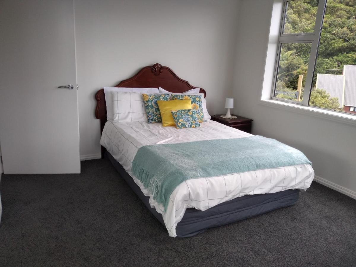 Quiet Location With View And Public Transport *