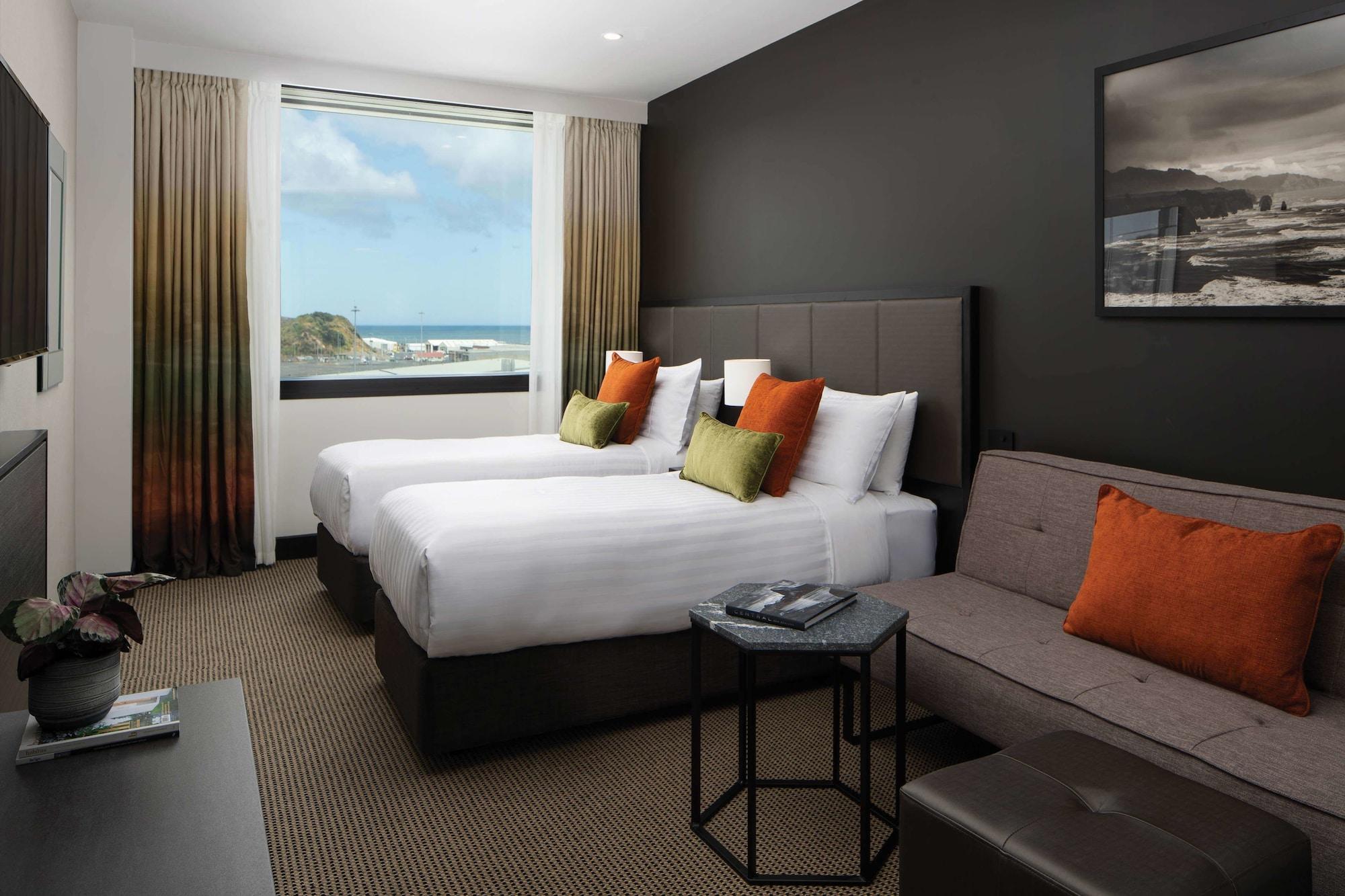 Hotel Rydges Airport 4*