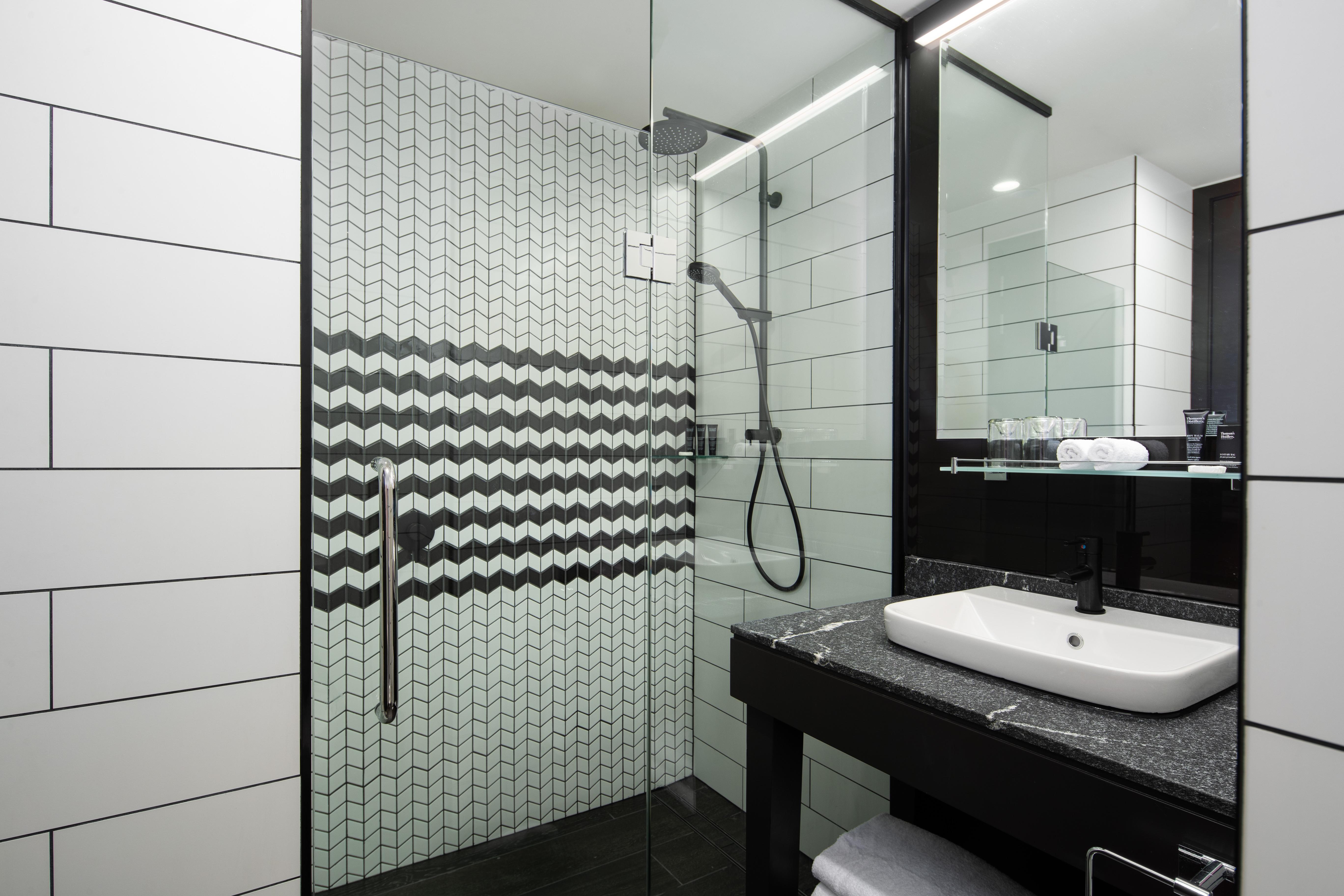 Rydges Airport Hotel 4*