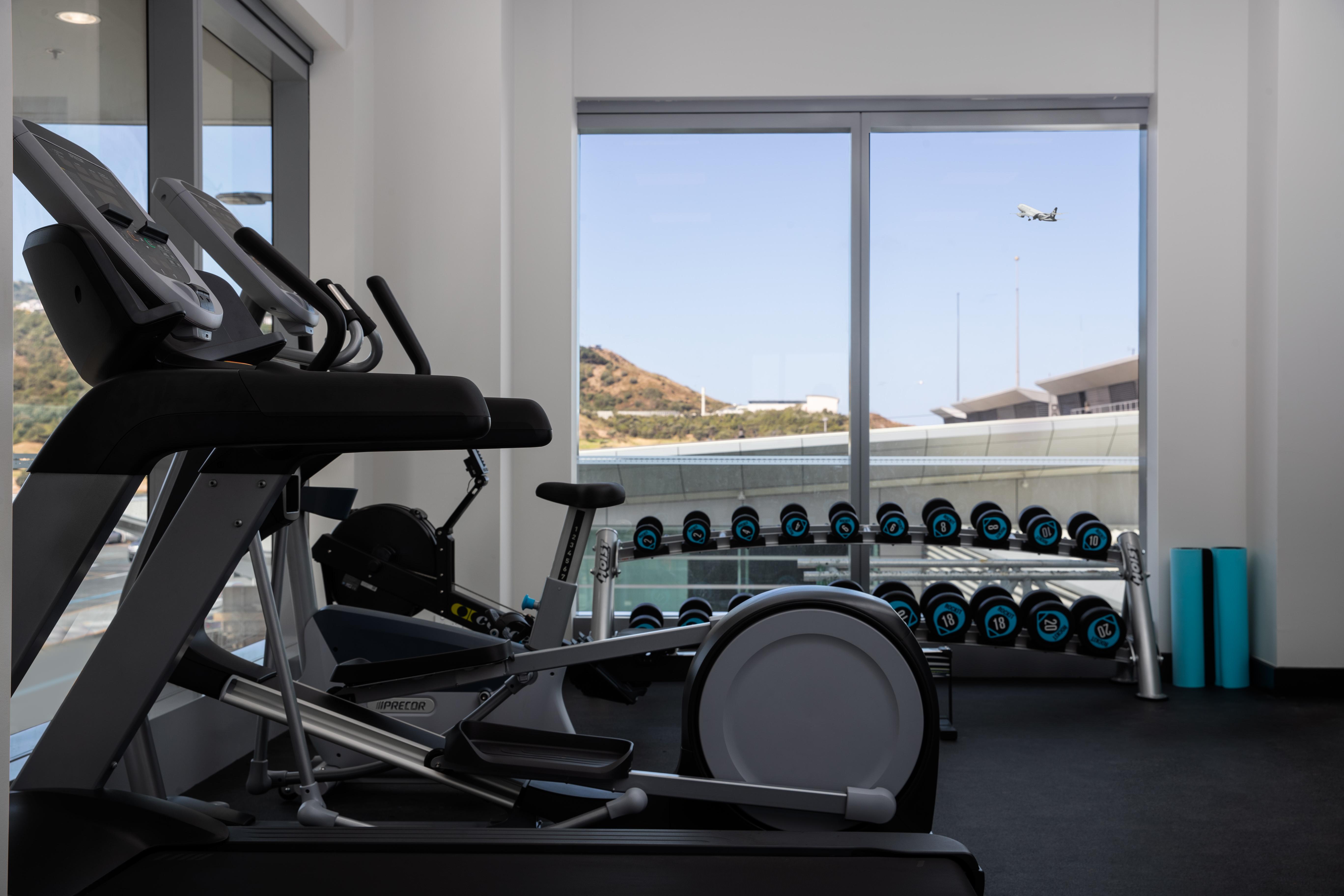 Rydges Airport Hotel 4*