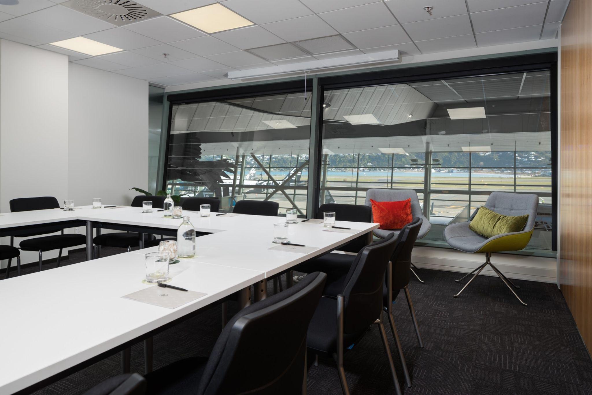 Hotel Rydges Airport