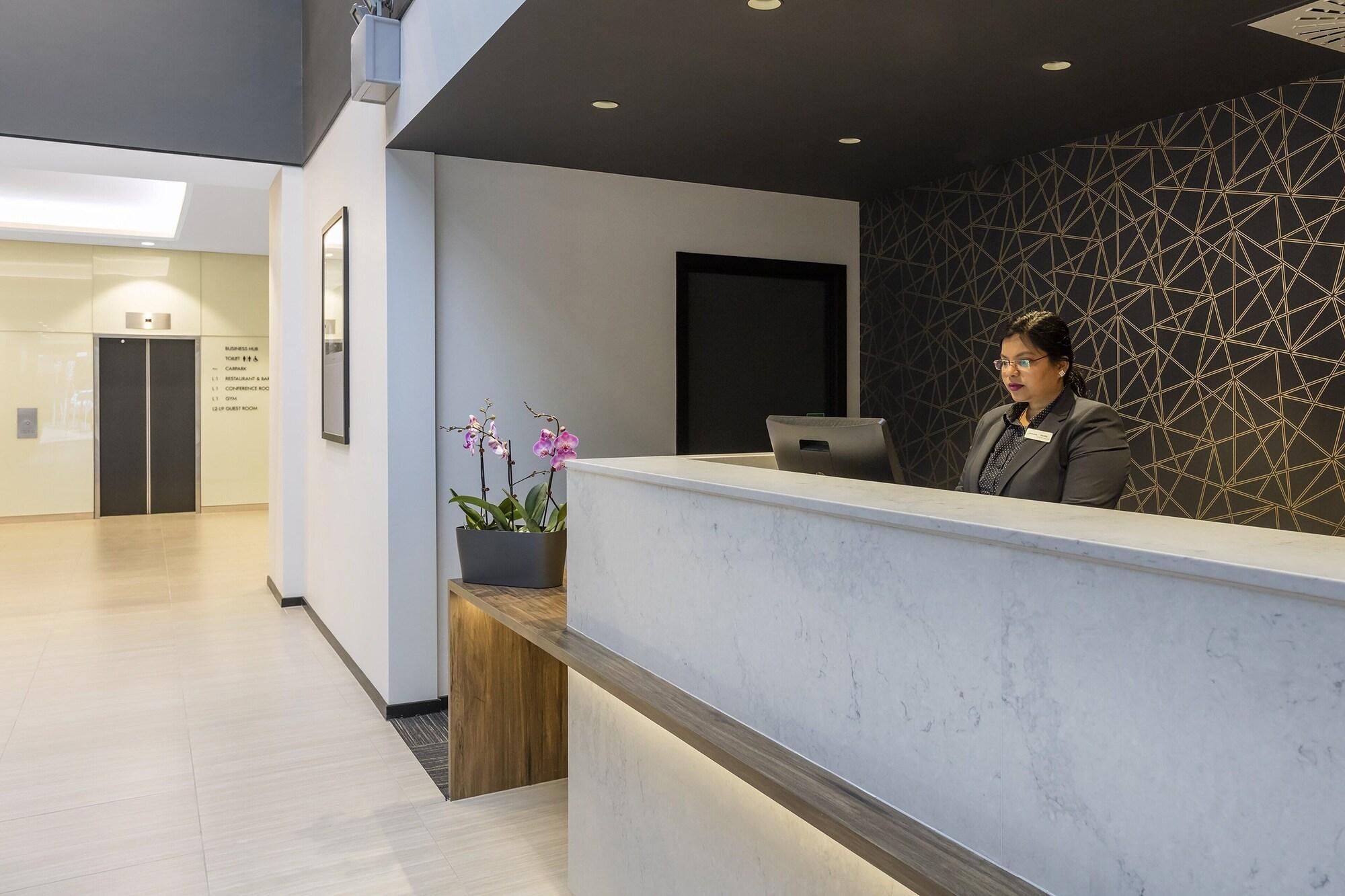 Hotel Oaks 4*