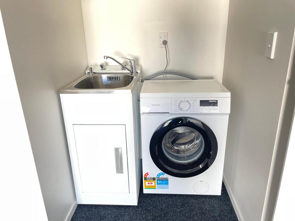 No Party Allowed, Brand New, Unlimited Fibre Wifi Holiday home *