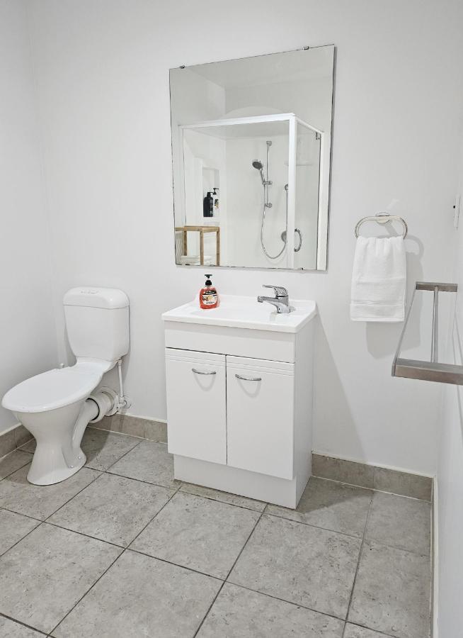 Apartment Light & Airy Heart Of Central Kelburn!