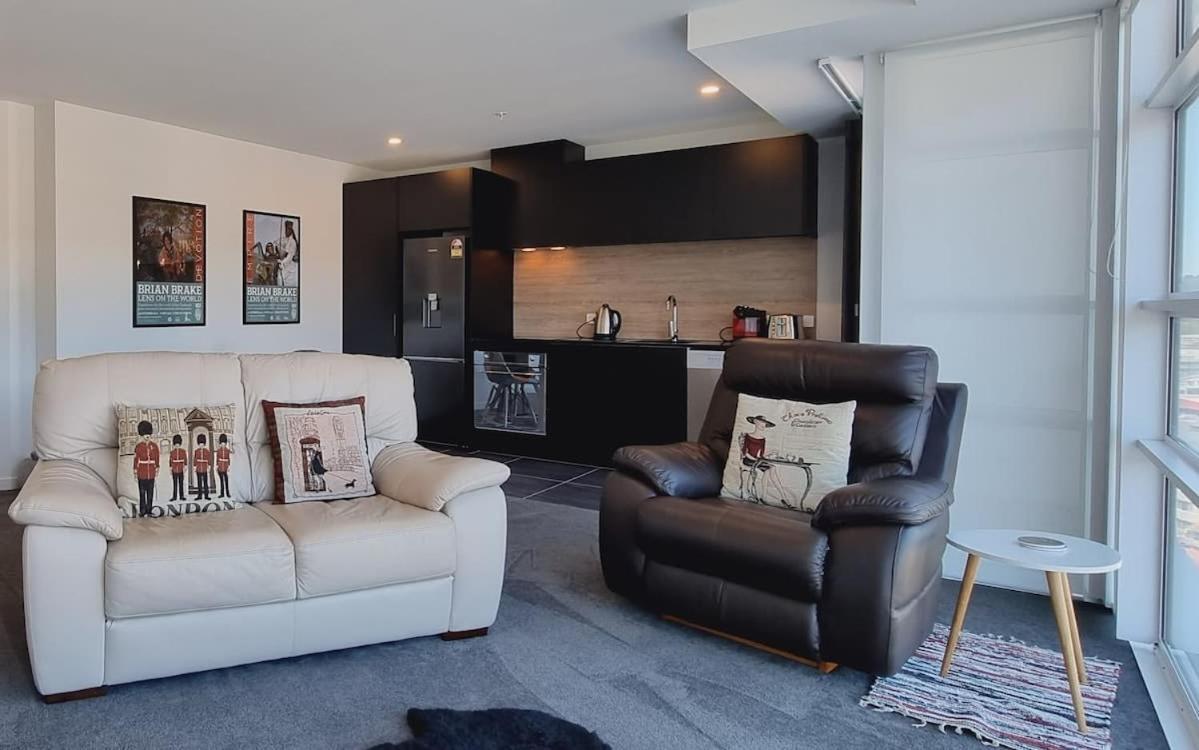 The Penthouse On Pinnacle - Sun Views & Parking Wellington