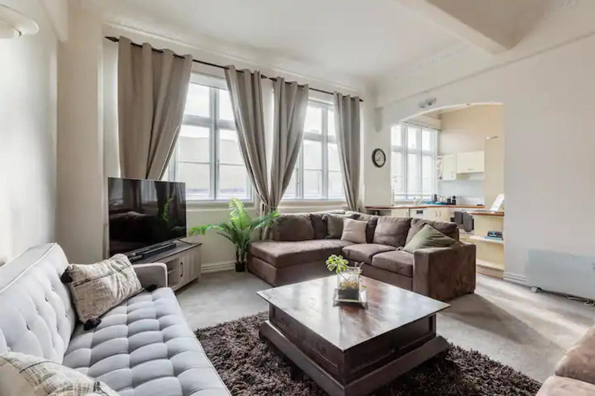 The Nest - And Sunny Loft Apartment Wellington