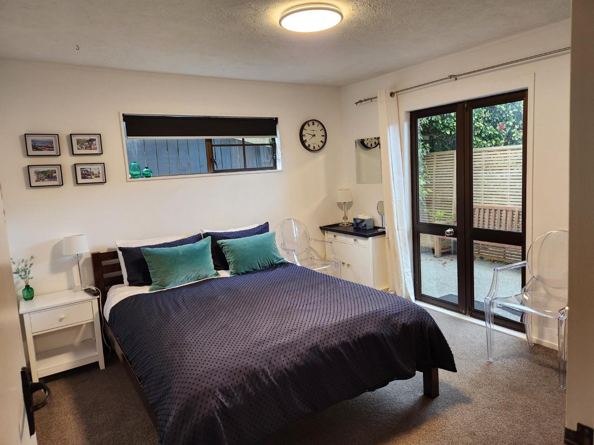 9 On Lakewood Bed & Breakfast
