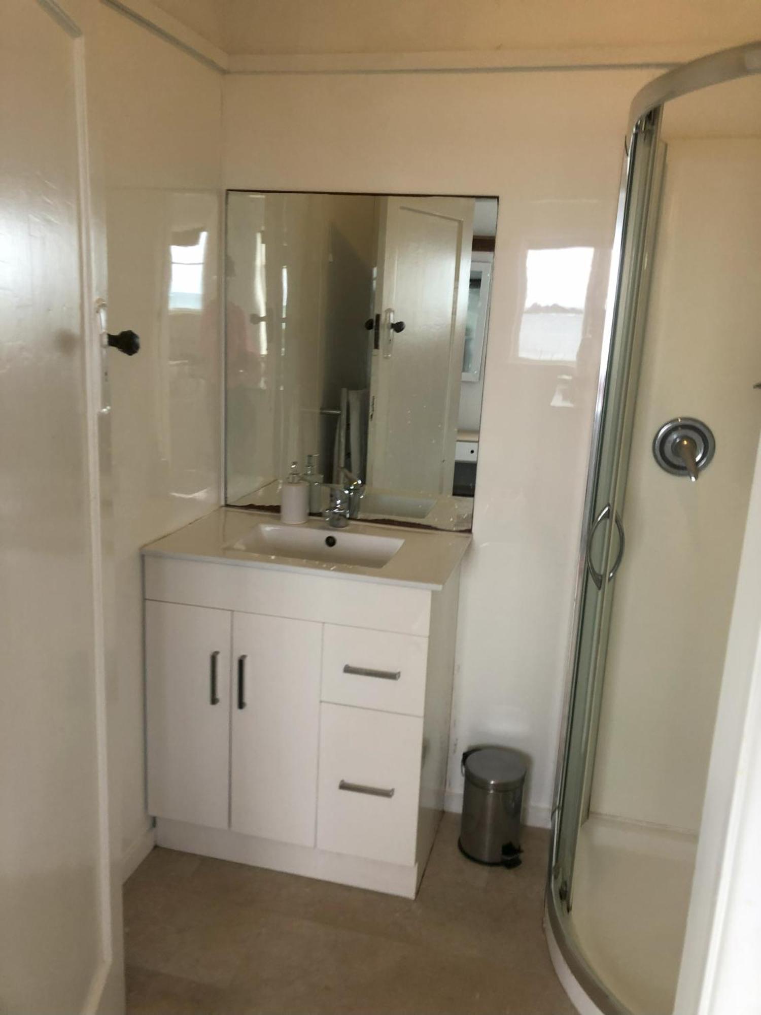Seafront Haven In Island Bay With Deck, Outdoor Bath, And Parking Wellington