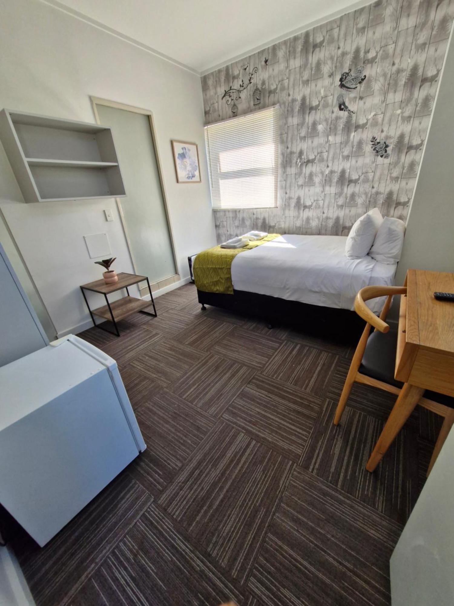 140 Ghuznee Hostel *
