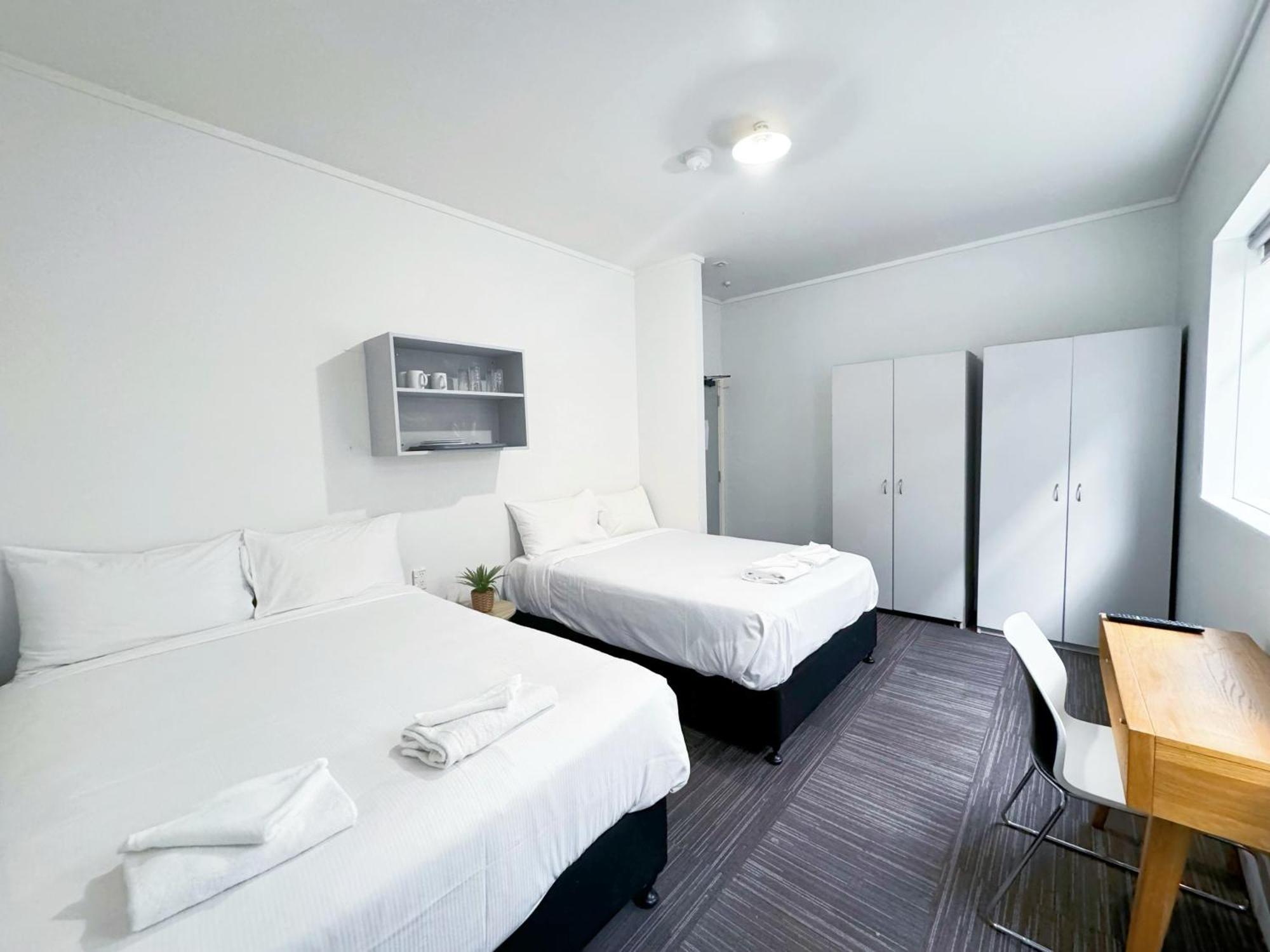 140 Ghuznee Hostel