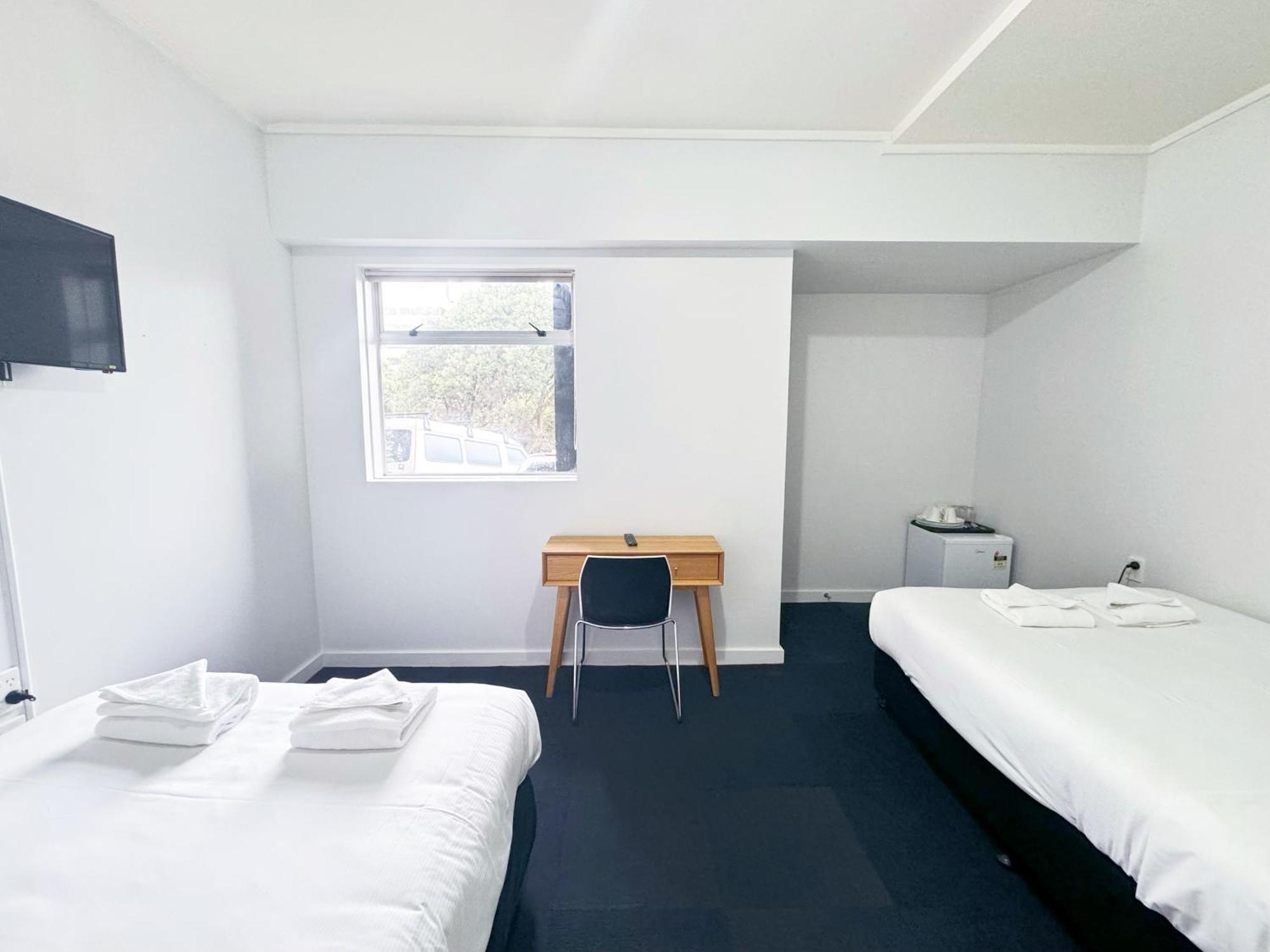 140 Ghuznee Hostel *