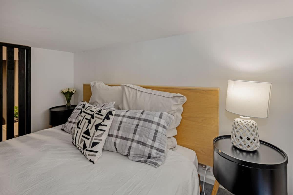 Lambton Quay Loft - Sleeps 11 Apartment