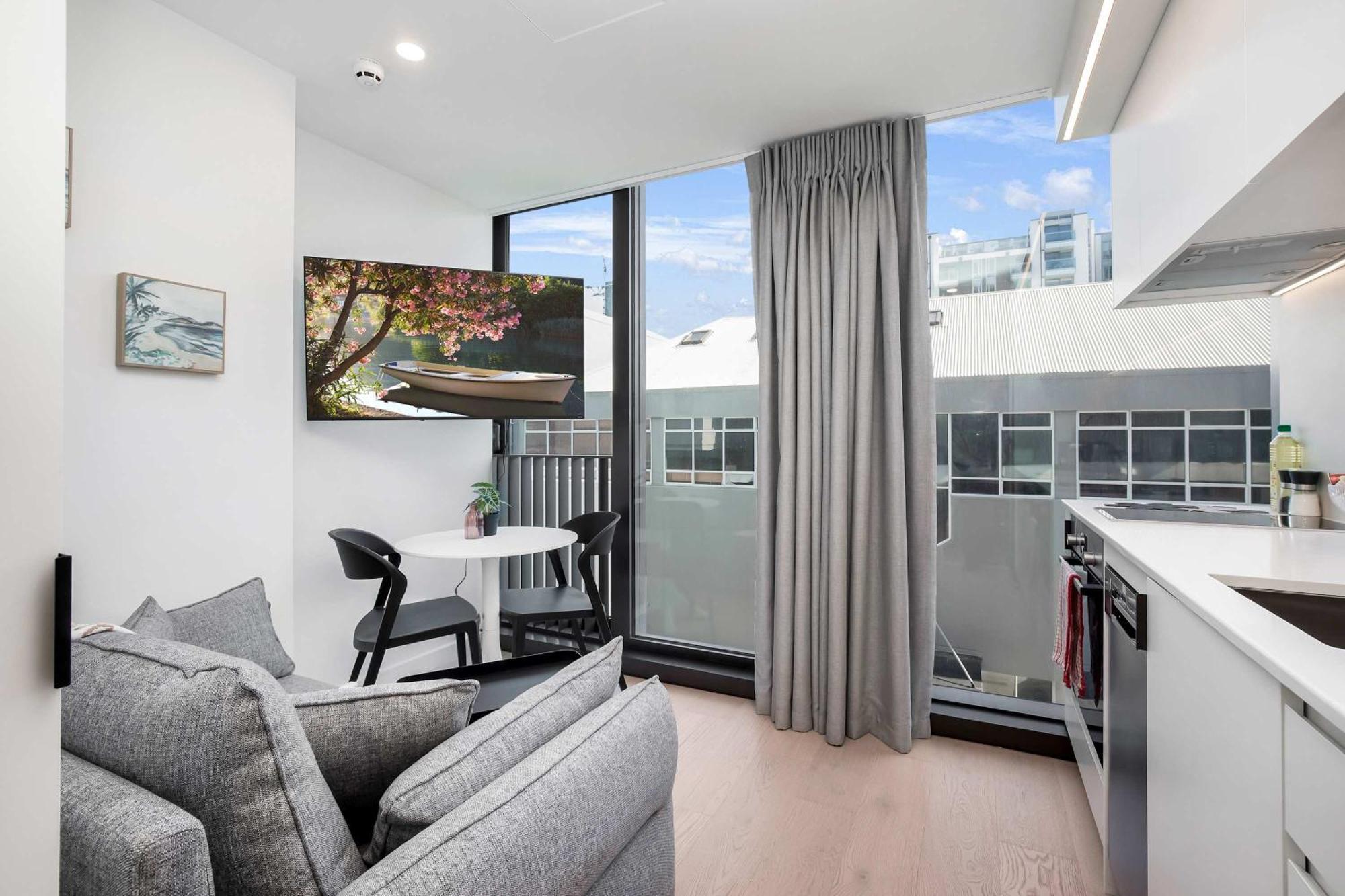 Apartment Hyde Lane - Walk To Shops Cafes Attractions *