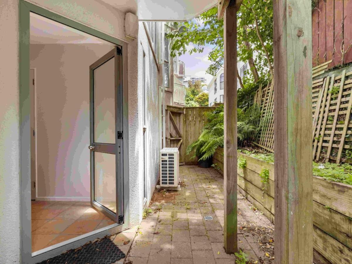 Terrace Townhouse - Prime Location & Free Parking! Wellington