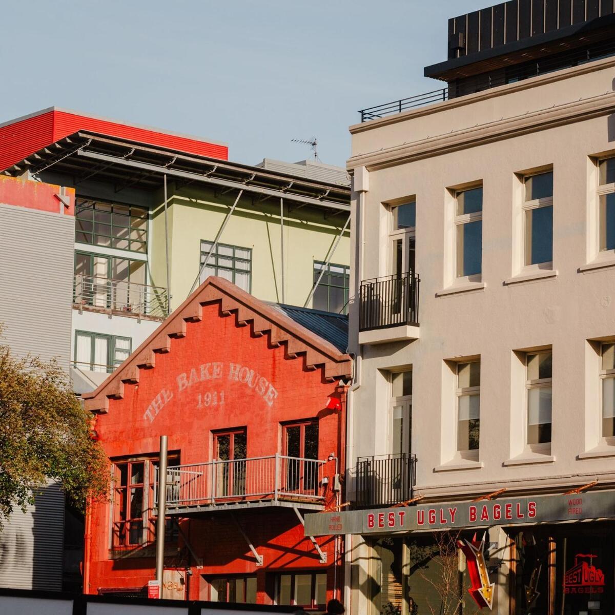 Urban Chic Townhouse - 2br Modern Industrial Vibe *
