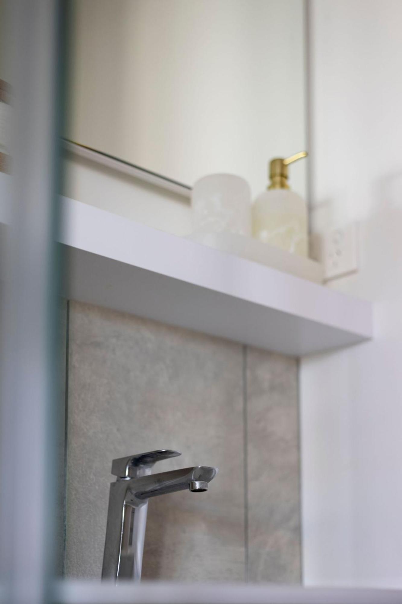 Comfort Meets Flexibility In 2-4-1 Apartment Wellington