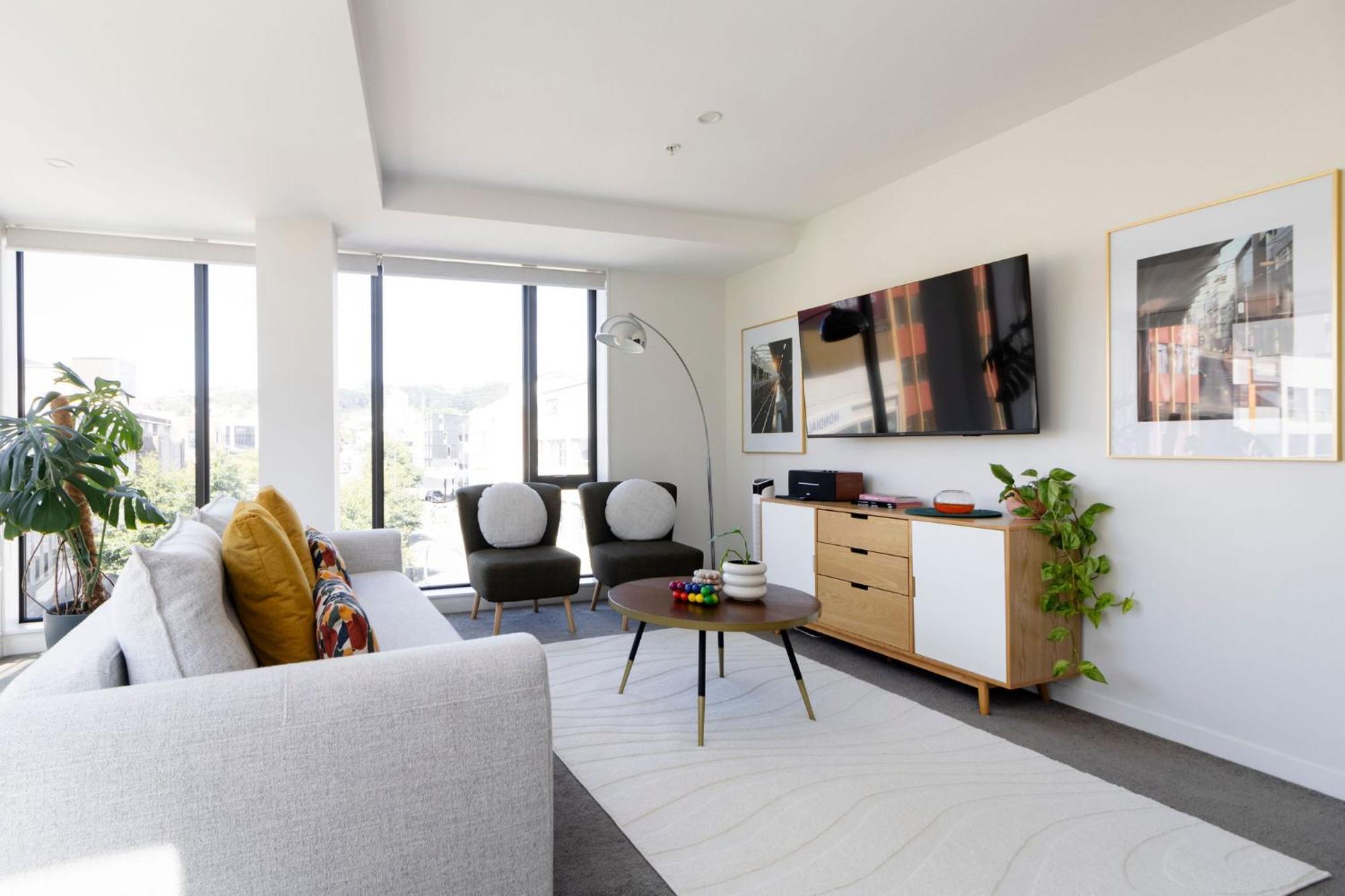 Apartment Comfort Meets Flexibility In 2-4-1