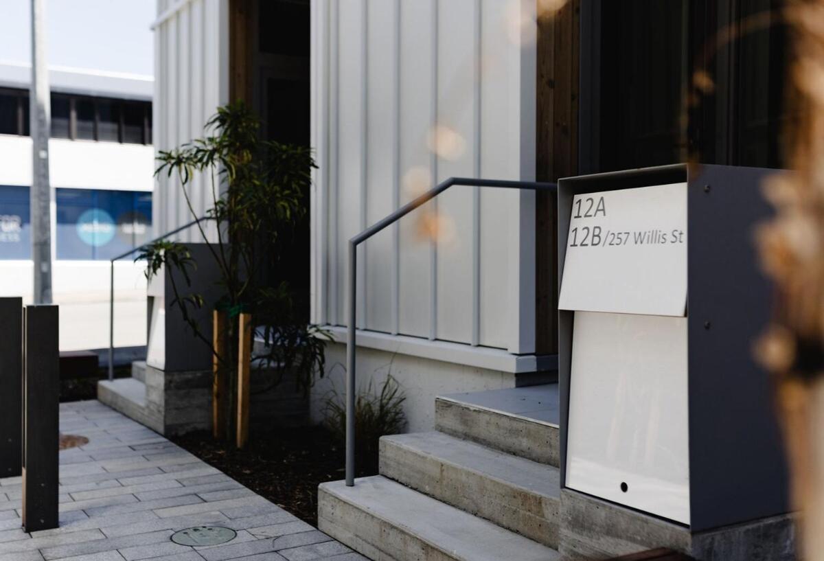 Stylish Hideaway, Quiet Inner-city Location Apartamento