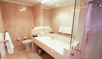 Amora 4* Wellington
