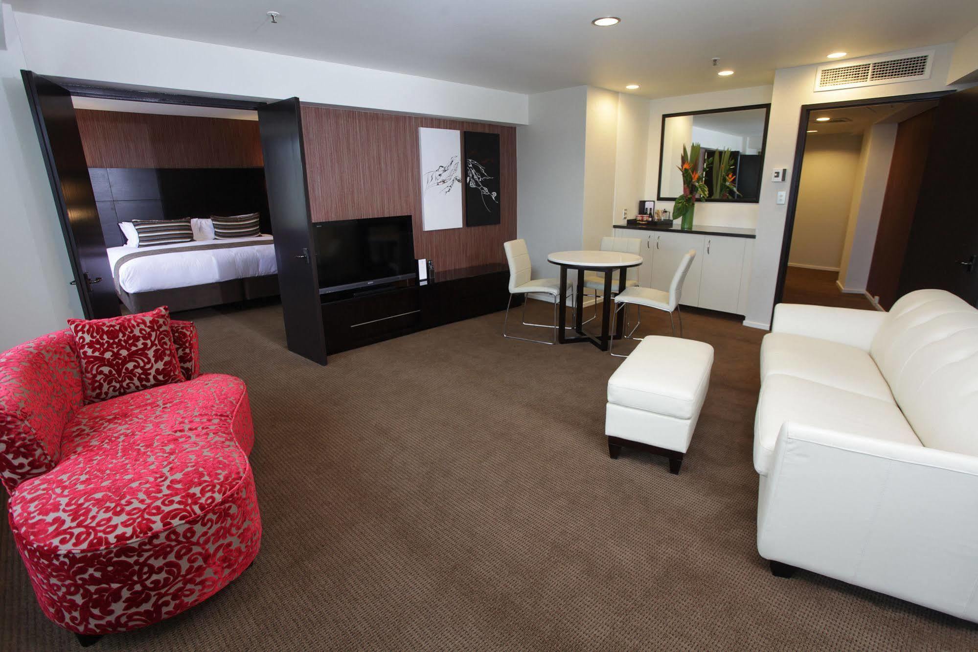 Amora 4* Wellington
