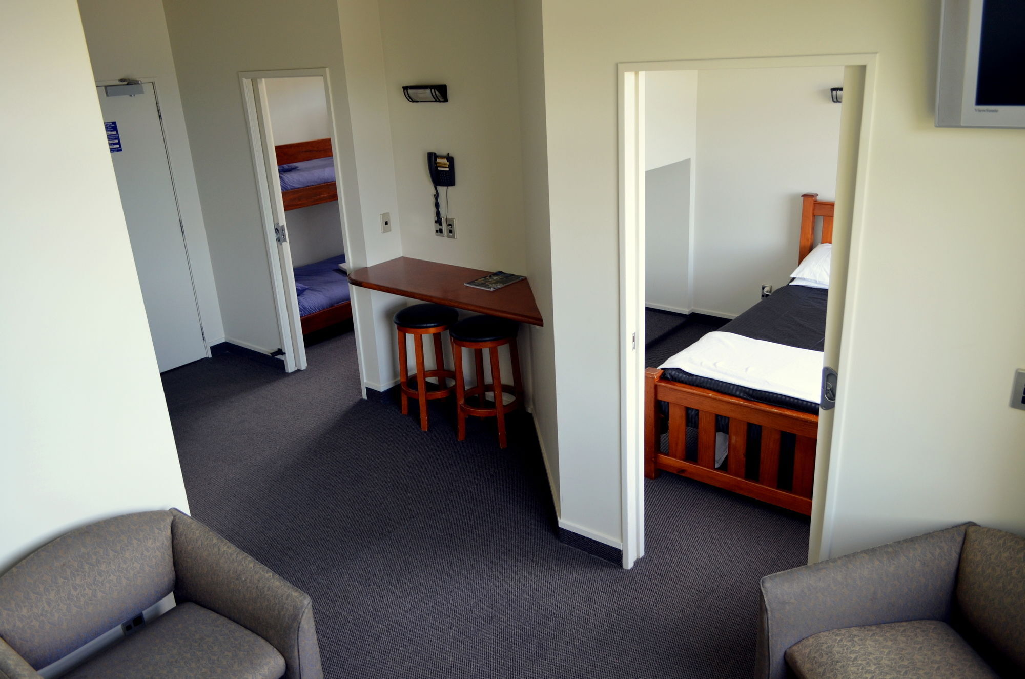 Airport Motel 4*