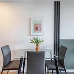 Newtown Tranquility Spacious 2-Bedroom Apartment