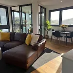 Luxurious Brand New Spacious 1 Bedroom