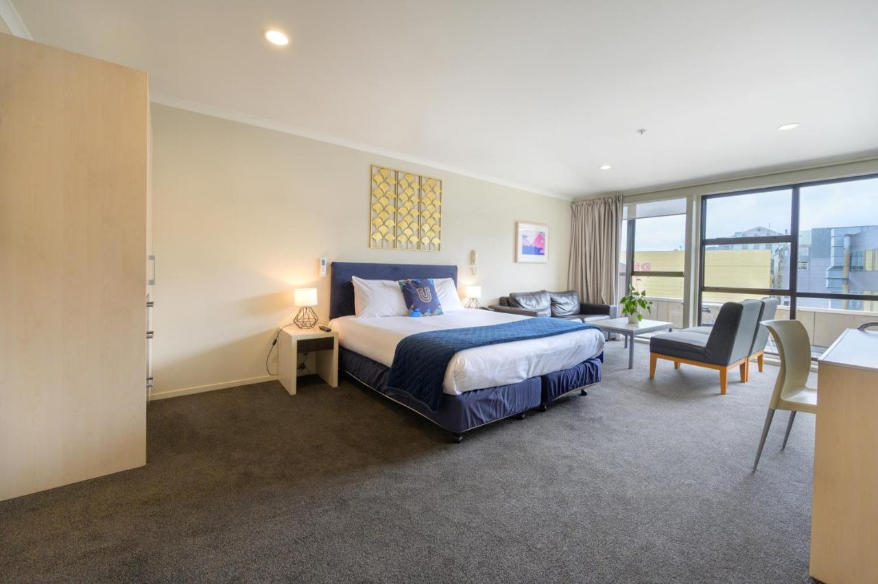 U 4* Wellington