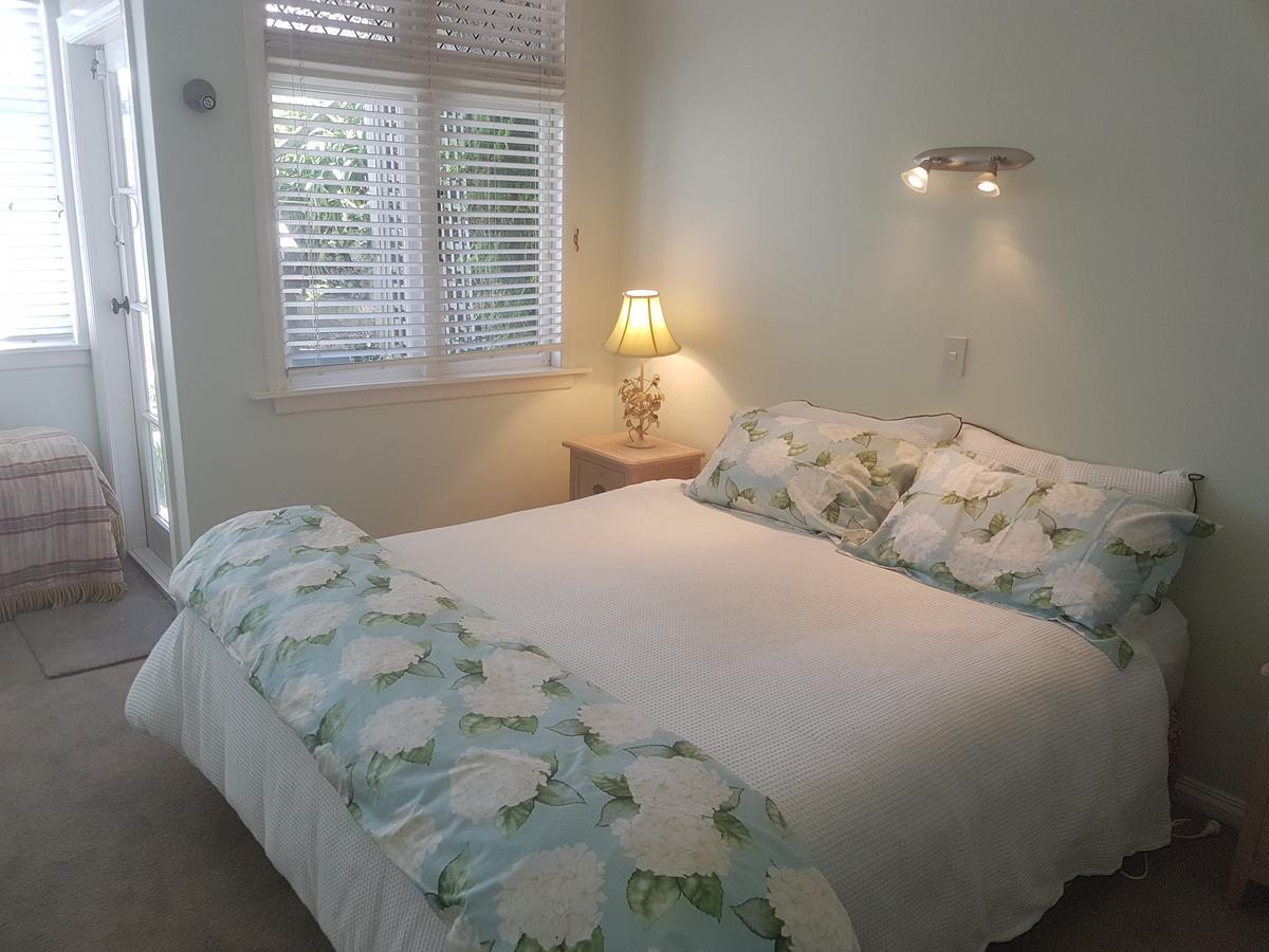 Bed & Breakfast On Hay Street By The Sea Wellington
